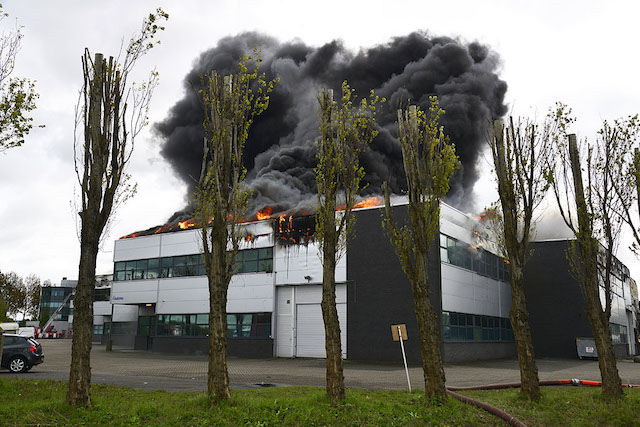 2017/83/20170422-14u00 GB 041 Zeer grote brand Westhavenweg ASD.jpg